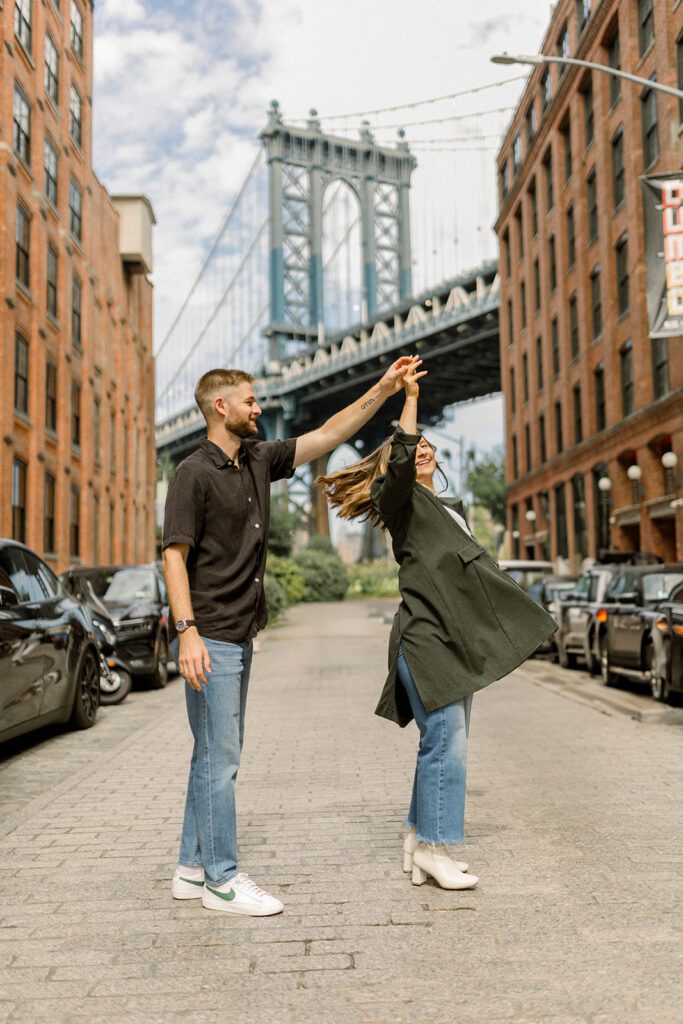 Fall engagement photoshoot in a big city